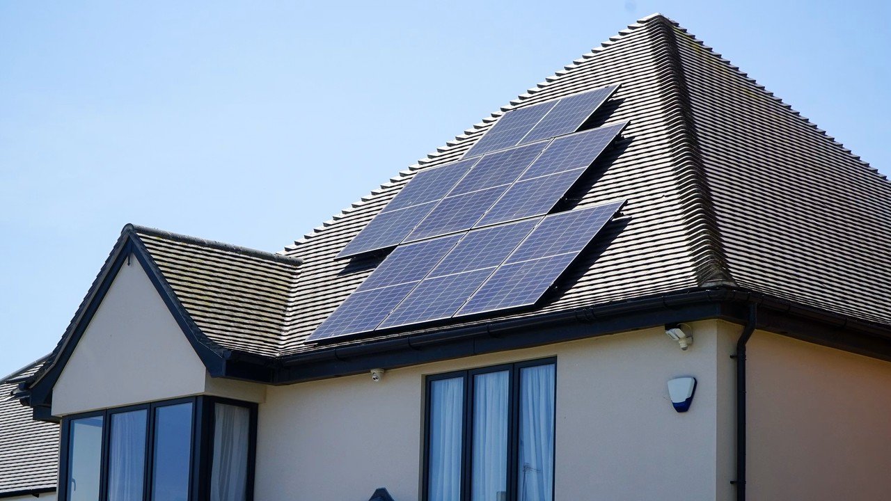 Tetto e fotovoltaico a Bergamo — copertura in lavorazione